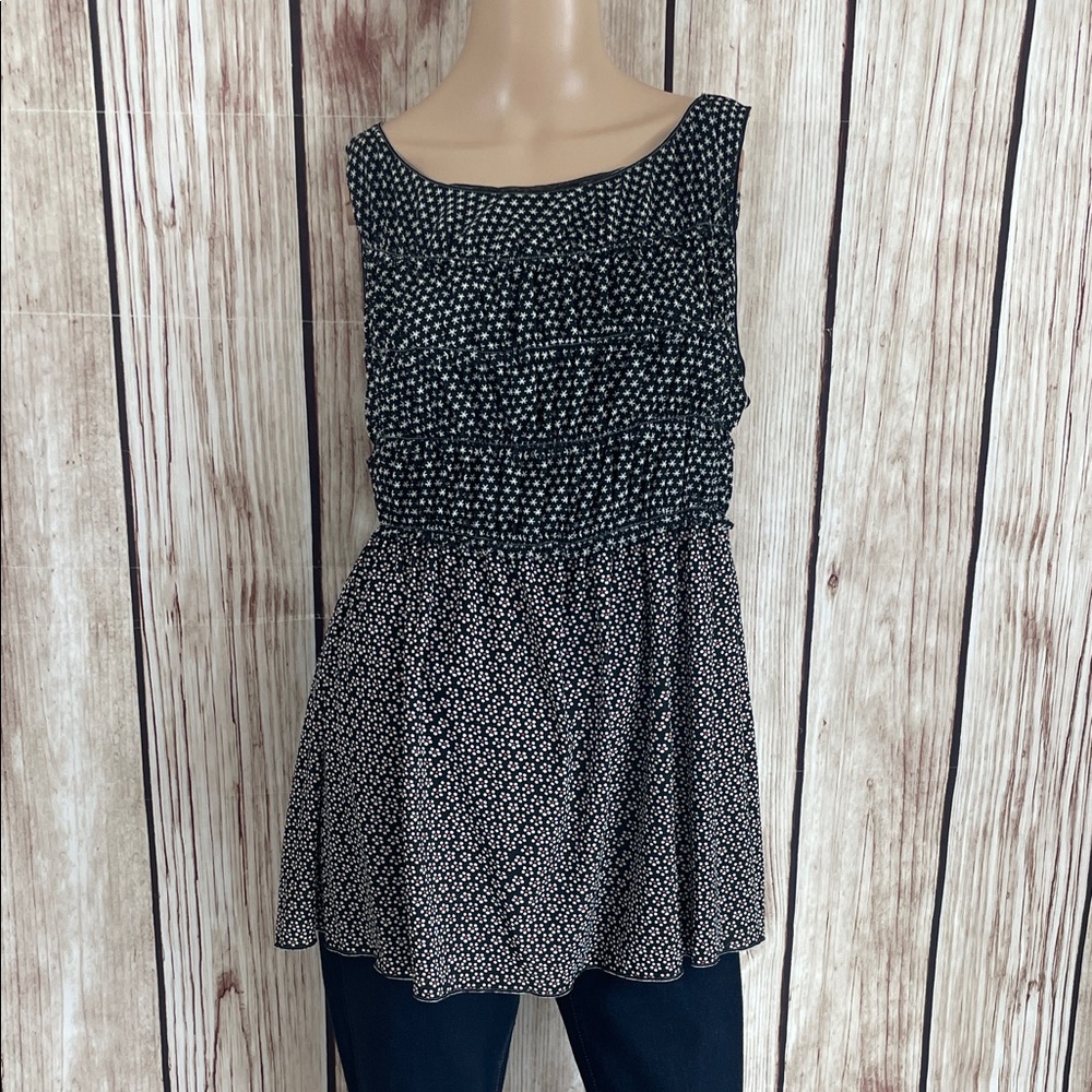 *Max Edition Elegant Black and White Women's Blouse with Star & Flower Patterns